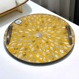 Plateaux de service en nacre en résine faits à la main de qualité supérieure pour la décoration saisonnière et les présentoirs de vacances disponibles au meilleur prix - Product Image 1