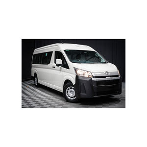 Toy-ota Hiace d'occasion disponible dans un empattement long et des configurations de toit haut - Product Image 1