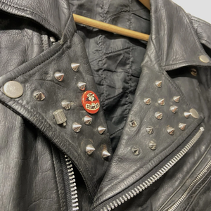 Chaqueta cortavientos de invierno de cuero PU para hombre de alta calidad personalizada con cremallera brillante logotipo frontal de poliéster personalizado para protección contra el viento - Product Image 2