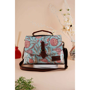 Sac à main rose chic imprimé à la main - Style ethnique de luxe pour les fêtes et la plage - Product Image 1