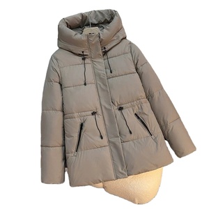 Parka de nieve acolchada de algodón de invierno elegante para mujer, nuevo abrigo grueso y cálido con cuello levantado, cinturón, bolsillo, procesamiento de punto - Product Image 1