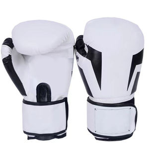 Gants de Kick-Boxing Professionnels en PVC pour Adultes, Légers, Conception Sûre pour l'Entraînement, Doublure Intérieure à Séchage Rapide, Personnalisation OEM, Fermeture à Lacets - Product Image 3