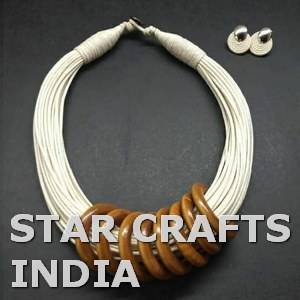 Festive Designer Noël À La Main Pendentif Chaîne Collier D'été À La Mode Unisexe Bijoux Hommes Femmes De La STAR CRAFTS INDE - Product Image 5