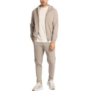 Ensemble de survêtement pour homme tendance et écologique, en coton 100% léger, délavé à l'acide, design uni, avec logo personnalisé - Product Image 1
