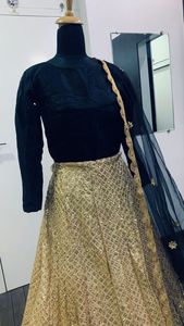 Lehenga Choli festivo de seda con secuencia y trabajo de papel de aluminio perfecto para bodas y fiestas para damas y niñas Nueva colección - Product Image 6