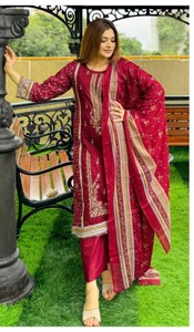 Nouveau concepteur pur coton imprimé de mariage formel et travail lourd avec Katli Work coupe ample séchage rapide Kurti pour femmes - Product Image 2