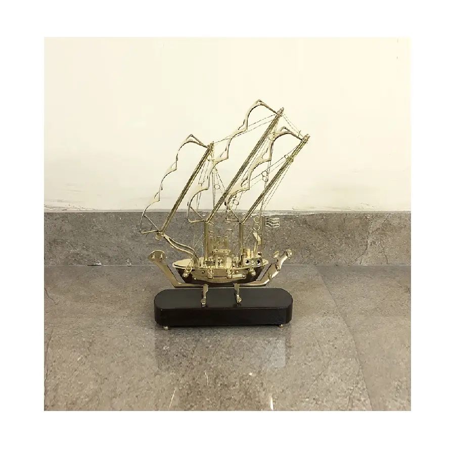 Escultura de latón brillante para decoración de la sala de estar y mesa, escultura de barco de mesa, mesa superior, en venta