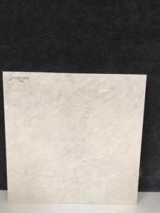 Carreaux modernes d'aspect marbre blanc ivoire or 60x60cm pour intérieur de salon Carreaux de sol muraux émaillés polis pour la décoration intérieure - Product Image 6