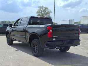 USADO, Silverado 1500 Custom Trail Boss 2024, Cabina Doble, Tracción en las Cuatro Ruedas, Asientos de Cuero, Interior Oscuro, Control de Crucero Adaptativo, Volante a la Izquierda - Product Image 5