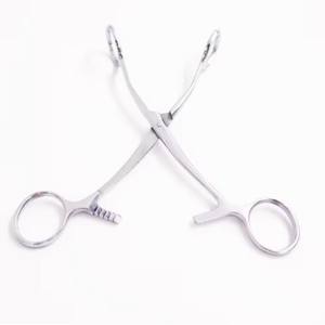 Instruments médicaux de qualité supérieure, instruments de base, support solide, ciseaux chirurgicaux, pinces à langue, pinces à pansements et à éponges - Product Image 1