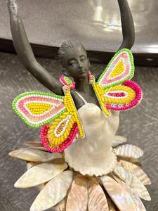 Pendientes de bordado con cuentas de tema de amor único para el Día de San Valentín-Pendiente de cuentas bordado a mano con diseño de corazón bordado - Product Image 5