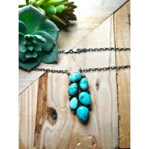 Collier ethnique artisanal Navajo en turquoise et argent sterling, objet de collection - Product Image 2