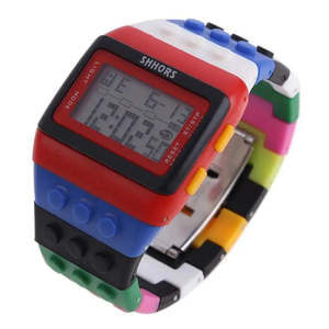 Montre numérique LED unisexe chic, résistante à l'eau, avec alarme, rectangulaire, en plastique et silicone, tendance, sportive et élégante pour filles et garçons - Product Image 3