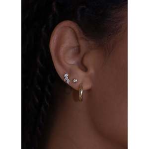 ต่างหูเพชรทรงกลมเจียระไนแบบบริลเลียนท์ Olivia ทองคำแท้ 14k น้ำหนัก 0.06 กะรัต สำหรับใส่ทุกวัน - Product Image 2