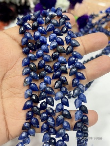 Sodalita Azul Natural AAA, Facetada, en Forma de Lágrima, Perforada, Hilo de 8 Pulgadas, 6x9mm Aprox. - Product Image 3