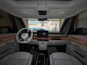 2025 I D. B U Z AWD Sedán de Doble Motor con Neumáticos R18, Asientos de Cuero, Batería de Litio, 6 Plazas y Techo Panorámico - Product Image 4