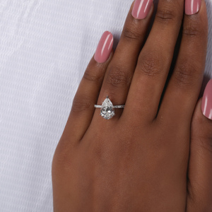 14KT Chapado en oro sólido Pave Ajuste Anillo de compromiso Pera Cut Lab Grown Diamond Half Eternity Round Cut Side Diamond Ring Mujeres - Product Image 1