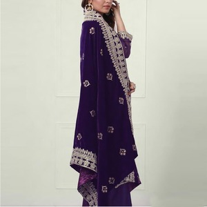 Châles en velours brodé de créateur unique à prix de gros Top à la mode design fait main châles en velours brillant vêtements de fête à vendre - Product Image 6
