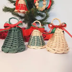 크리 에이 티브 아시아 공급 업체 녹색 등나무 크리스마스 벨 크리스마스 실내 장식 등나무 수제 장식품 세트
