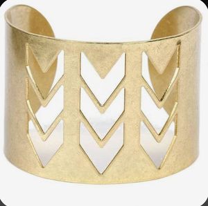 Brazalete de Metal de aleación de Zinc Popular de alta calidad, pulsera bohemia de borde ancho geométrica minimalista exagerada para el verano - Product Image 1