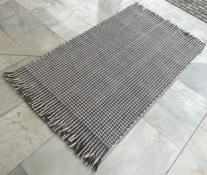 Alfombra Dhurry de poliéster 100% tejida plana moderna hecha a mano patrón de logotipo de bienvenida multicolor para uso doméstico y hotelero directamente India - Product Image 4