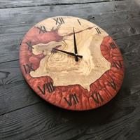 Jam dinding resin warna Earthy dengan tekstur media campuran dan desain yang terinspirasi oleh alam dengan biaya yang sangat baik