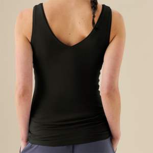 Gilet de luxe en viscose de bambou pour femme-Ultra-doux, confort sans couture, parfait sous la couche - Product Image 5