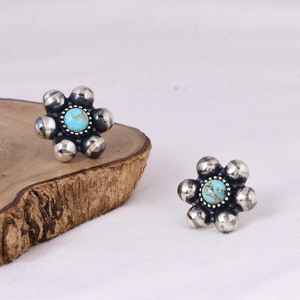 ต่างหูเงินแท้ทรงดอกไม้ประดับพลอยเทอร์ควอยซ์ทรงกลม ดีไซน์หรูหราสไตล์โบฮีเมียน เหมาะสำหรับงานปาร์ตี้และเป็นของขวัญ - Product Image 1