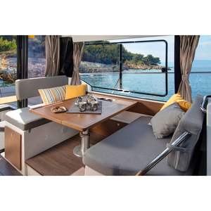 Jeanneau Merry Fisher 1095 Fly S2 - Entièrement équipé, yacht à essence de 34 pieds 3 pouces avec fonctionnalités réglables et ensemble salle à manger - Product Image 1