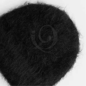 Gorro de punto de felpa con exterior de piel cálida Gorro acanalado suave con piel sintética y aspecto minimalista - Product Image 3