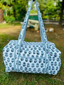 Grand sac de voyage en coton Weekender, sac de sport matelassé fait à la main, sacs de nuit imprimés en blocs, sac de bagage à main, sacs pour femmes - Product Image 4