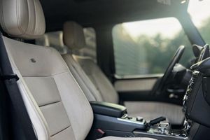 Mercedes-Benz G63 AMG 2013 Usado, Motor V8 Twin-Turbo de 544 hp, Diferenciales de Triple Bloqueo, Diseño Magno, Color Negro Noche - Product Image 5