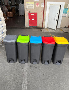 Cubo de Almacenamiento de Plástico Resistente de 80L con Ruedas y Pedal, Ecológico para Uso en Interiores/Exteriores en el Hogar, Oficina o Jardín - Product Image 3