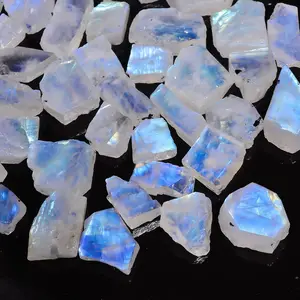 蓝色月光石生宝石，天然火浮华彩虹月光石松屑，顶级批发水晶矿物板