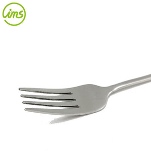 Venta al por mayor de Cubiertos de estilo coreano de acero inoxidable tenedor para servir - Product Image 4