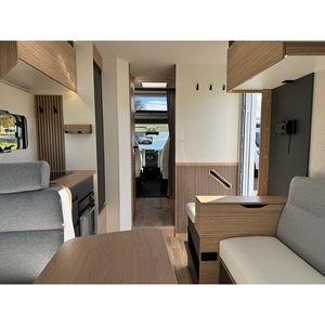 Camping-car Pilote Evidence P720U 2184cc Automatique Conduite à Droite 4 Couchages 4-6 Passagers Une Chambre - Product Image 5