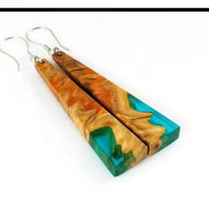 STRIKING WOODEN STRIKING WARMTH DANGLES Feuille d'or Noir Blanc Résine Boucles d'oreilles en forme de coeur Carré Rond Géométrique Résine en bois - Product Image 1