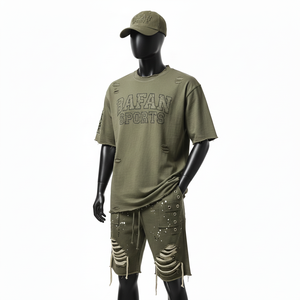 Conjunto de Camiseta y Pantalones Cortos de Algodón Jersey de Alta Calidad para Hombre, 220 GSM, Tejido Transpirable, Estilo Desgastado, Logotipo Personalizado, Conjunto de 2 Piezas - Product Image 3