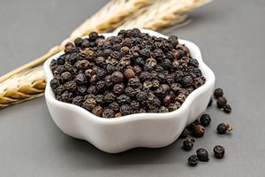 Poivre noir et piment 100% naturels certifiés ISO de haute qualité, 550GL, séchés, bruts, épices uniques, herbes en poudre - Product Image 2