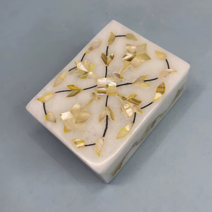 Joyero de mármol blanco con incrustaciones de nácar, elegante almacenamiento moderno para anillos, pendientes y regalos - Product Image 3