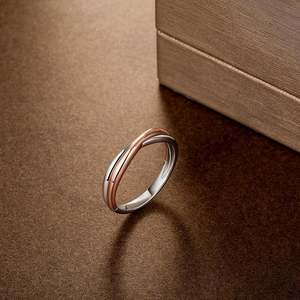 Anillo de Boda Minimalista de Dos Tonos con Circonita para Hombre, Marca Jeulia - Product Image 4