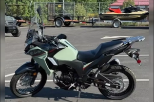 COMPRE una Motocicleta Deportiva de Turismo FOR-Kawasakis KLE300CRFAL 2026 LISTA PARA CONDUCIR en Venta - Product Image 6