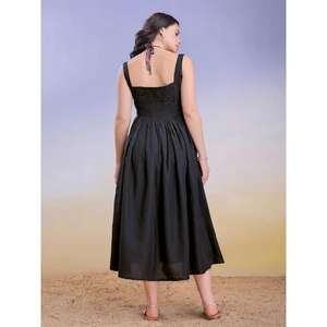 เดรสลำลองผู้หญิงยาวคลุมเข่าแขนกุดคอสูงสีทึบ - Product Image 4