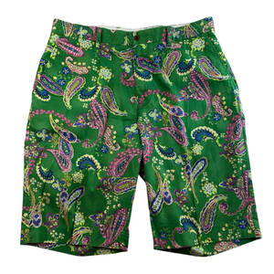 Shorts de golf simples pour hommes, fabriqués avec un tissu doux et léger, offrant un confort décontracté toute la journée - Product Image 1