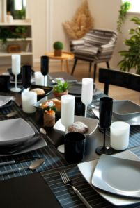 Set di 6 Piatti da Dessert in Ceramica Quadrati, Finitura Nera Opaca, Design Nordico Minimalista ed Elegante, Eclipse by Excelsa - Product Image 5