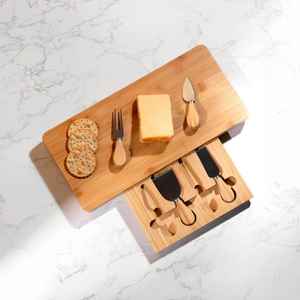 Ensemble classique de planches à fromage et à découper en bois |   Ustensiles de cuisine en bois massif écologiques, durables, faciles à nettoyer, forme rectangulaire - Product Image 1