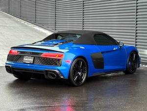 (W&T) PROMOCIÓN Venta de Auto Usado Audi R8 Performance Spyder 2022 Convertible de 2 Puertas con Tracción en las Cuatro Ruedas (5.2L 10 cilindros 7AM) - Product Image 3
