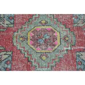 พรมตุรกีโบราณขนาดเล็ก 1.4x2.8 ฟุต สีแดงน้ำเงินลายดอกไม้ ทำจากขนสัตว์ - Product Image 5