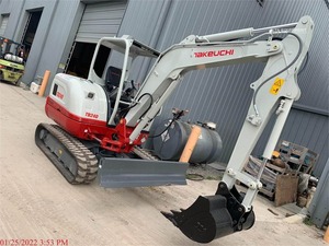 Miniexcavadora de Orugas Takeuchi TB240 Económica con Motor Hidráulico Eaton, Alta Potencia de Excavación, 1 Año de Garantía, en Venta - Product Image 2