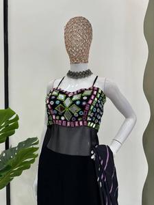 Broderie en fil de fausse Georgette lourd et haut de travail en miroir véritable avec haut de pantalon élastique à l'arrière et costume Dupatta à impression numérique - Product Image 5